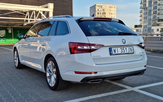 Skoda Superb cena 121900 przebieg: 66369, rok produkcji 2018 z Warszawa małe 742